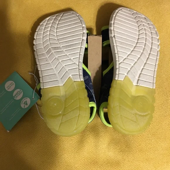 2 for $13 Boys shoes - Picture 3 of 3